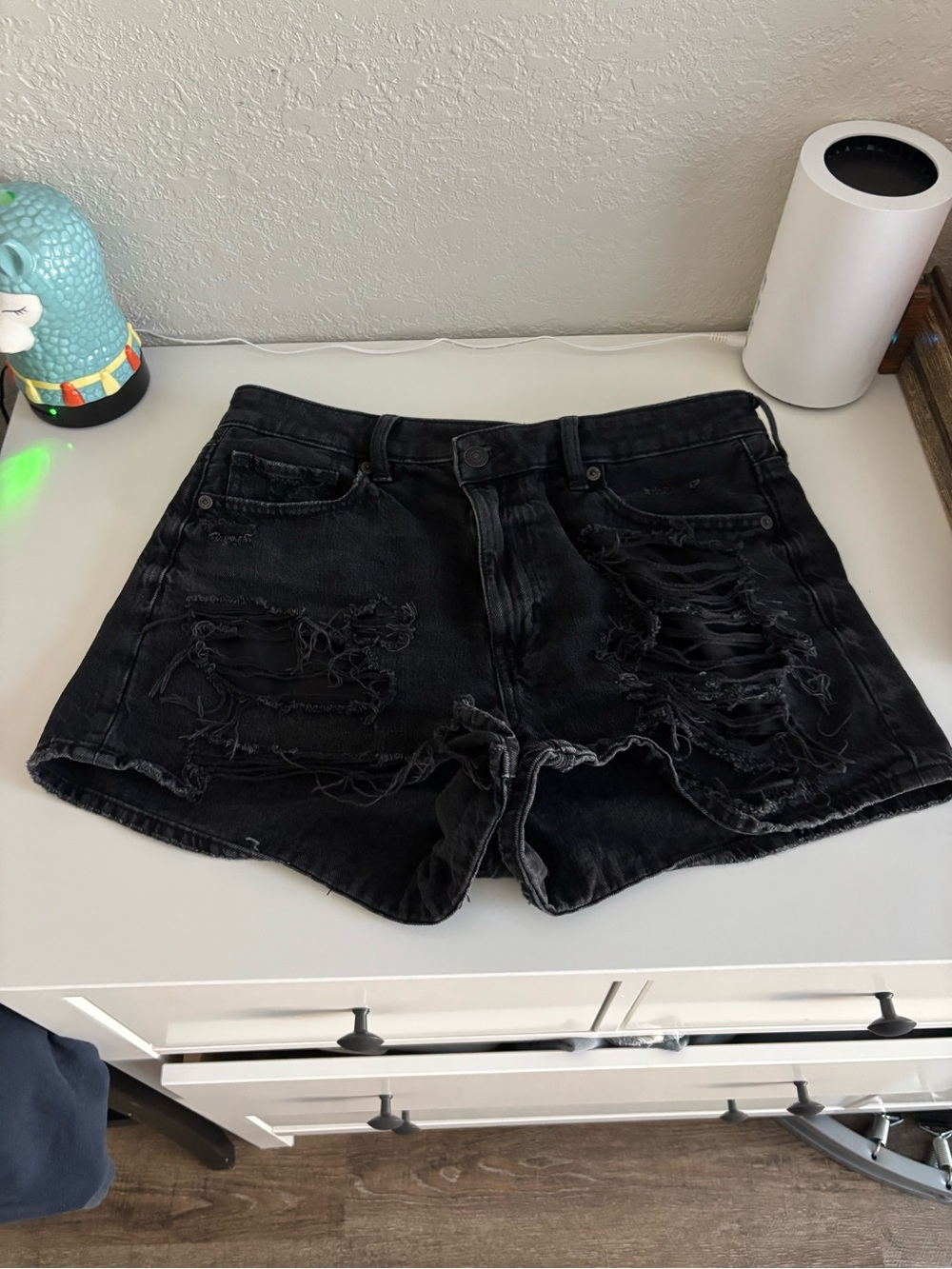 AE  Distressed mom Women's Denim Shorts